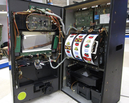 パチスロ実機 NET ネット 十字架 ニーナ＆エミリパネル コイン不要機搭載 100V対応 Vol調節有 - 電動工具・楽器・ブランド・住設家電も総合リユース｜リサイクルショップ福助