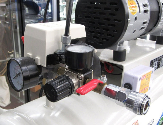 PAOCK パオック SOL - 1030 オイルレスエアコンプレッサー タンク容量30L 静音 50/60Hz - 電動工具・楽器・ブランド・住設家電も総合リユース｜リサイクルショップ福助