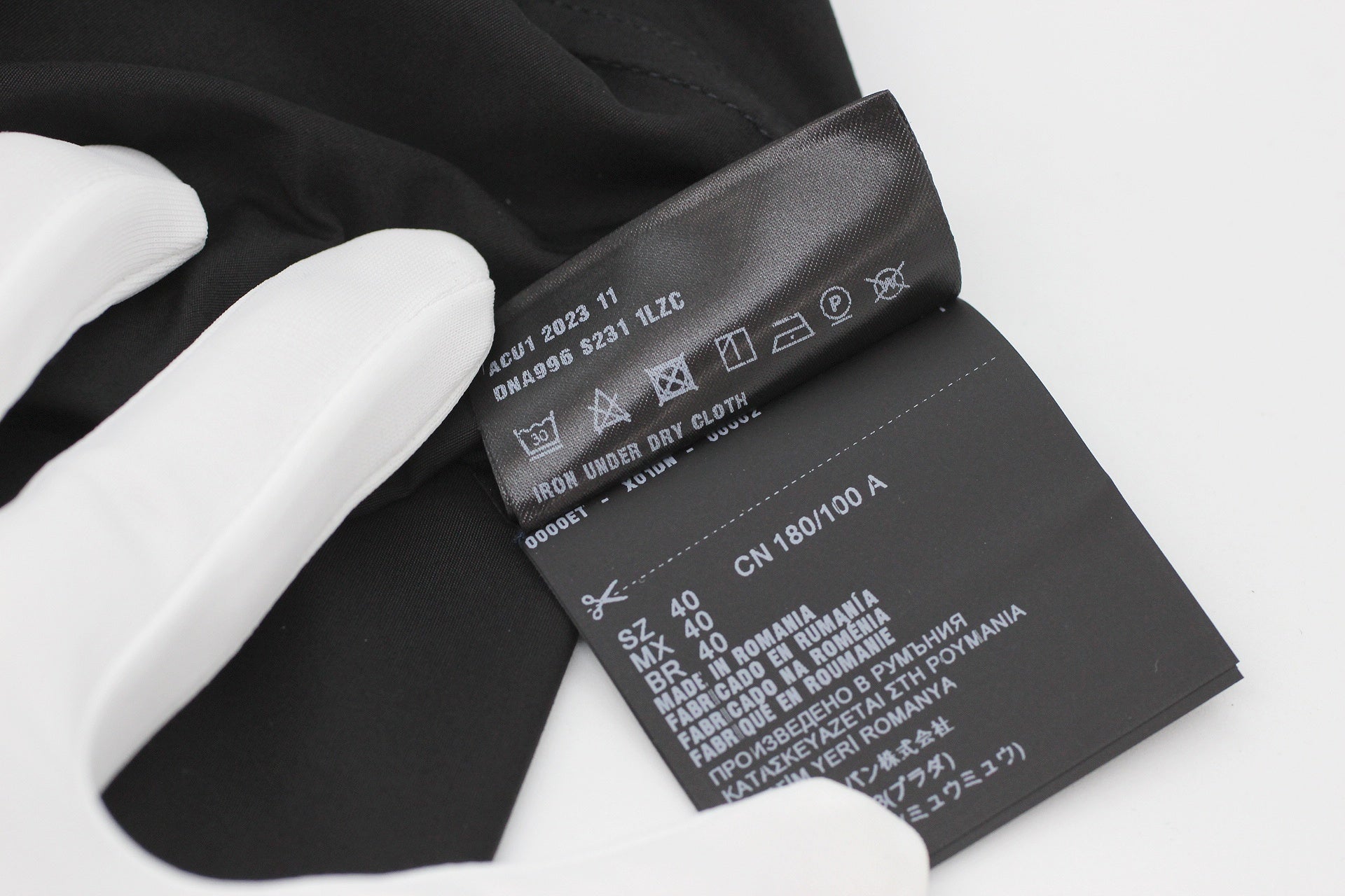 PRADA(プラダ) メンズ 長袖シャツ ブラック ACU1 2023 11 DNA996 S231 1LZC 40/15 4/3 コットン Yシャツ/ブラウス - 安心保証・業界最安値の販売 福助