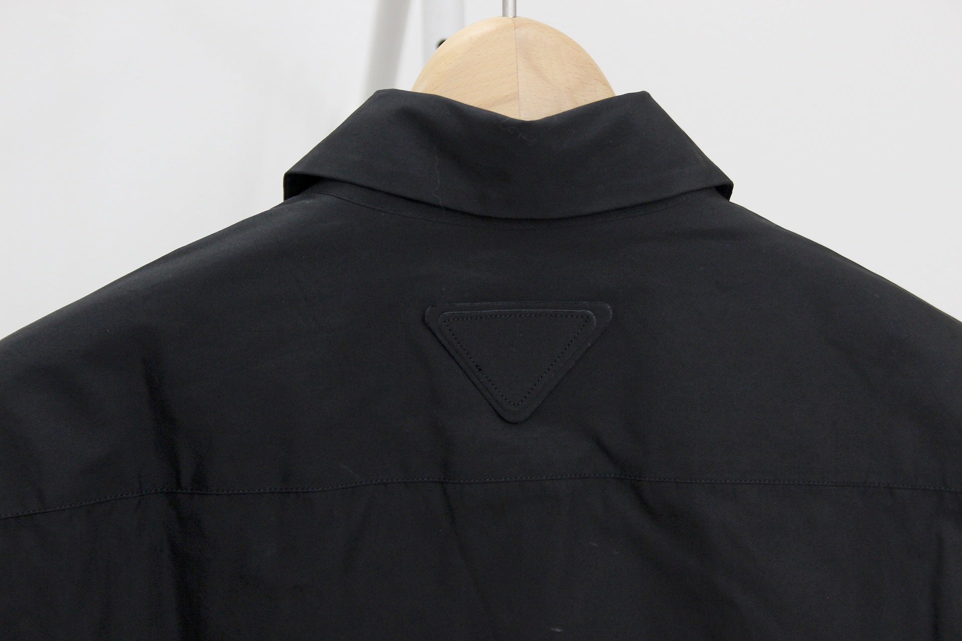 PRADA(プラダ) メンズ 長袖シャツ ブラック ACU1 2023 11 DNA996 S231 1LZC 40/15 4/3 コットン Yシャツ/ブラウス - 安心保証・業界最安値の販売 福助