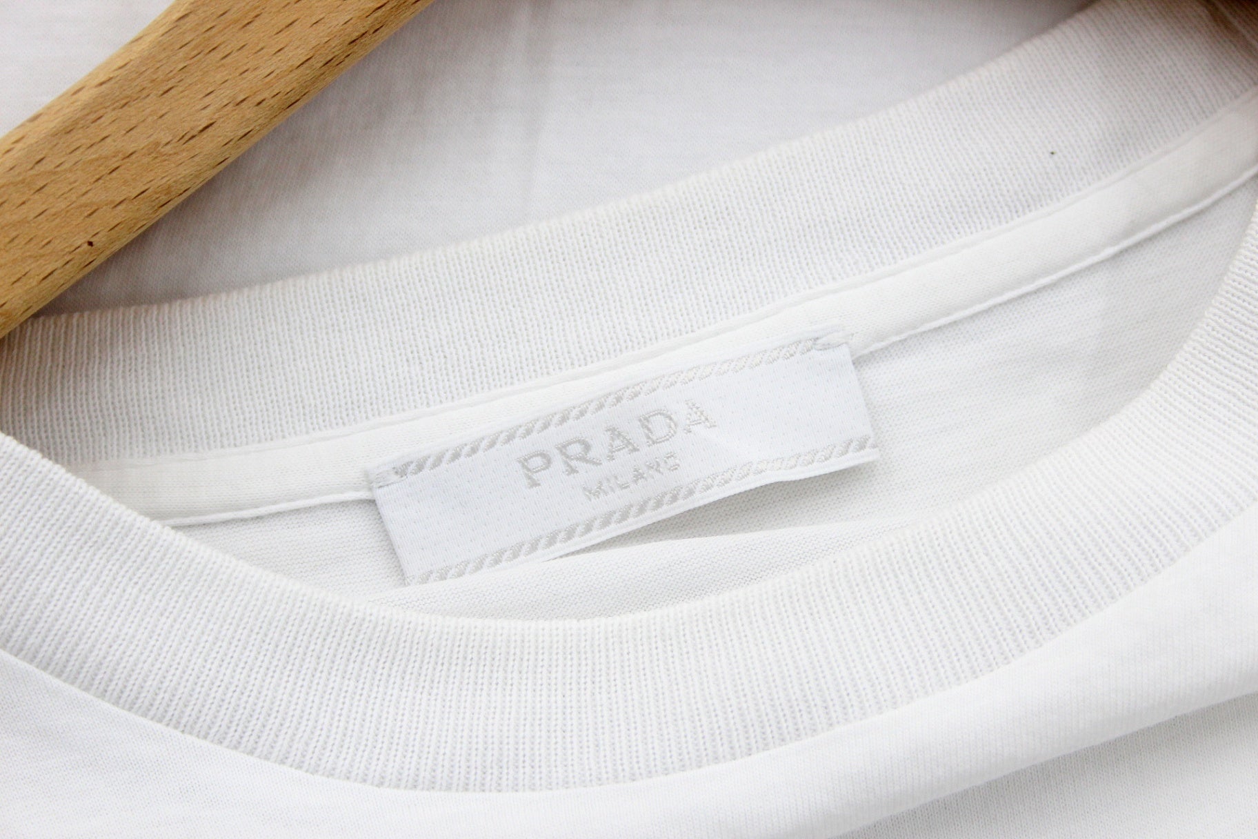 PRADA(プラダ) 白Tシャツ Lサイズ メンズ ホワイト 無地 コットン100% - 安心保証・業界最安値の販売 福助