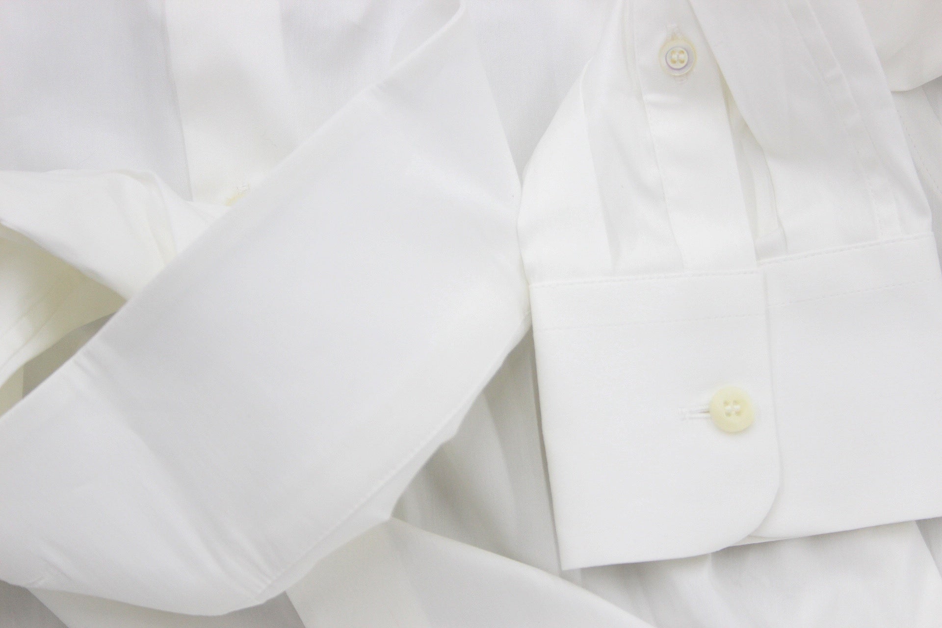 PRADA(プラダ) 長袖 Yシャツ ホワイト ACU1 2020 1550 UCM608 F62 サイズ40/15 3/4 - 安心保証・業界最安値の販売 福助