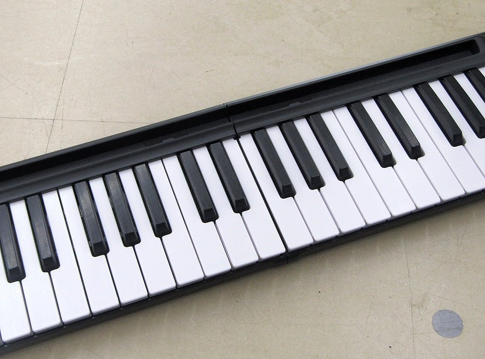 RiZKiZ USB充電式 二つ折り電子キーボード 88鍵 コードレス 折りたたみ式 サスティンペダル他付属品有 - 安心保証・業界最安値の販売 福助
