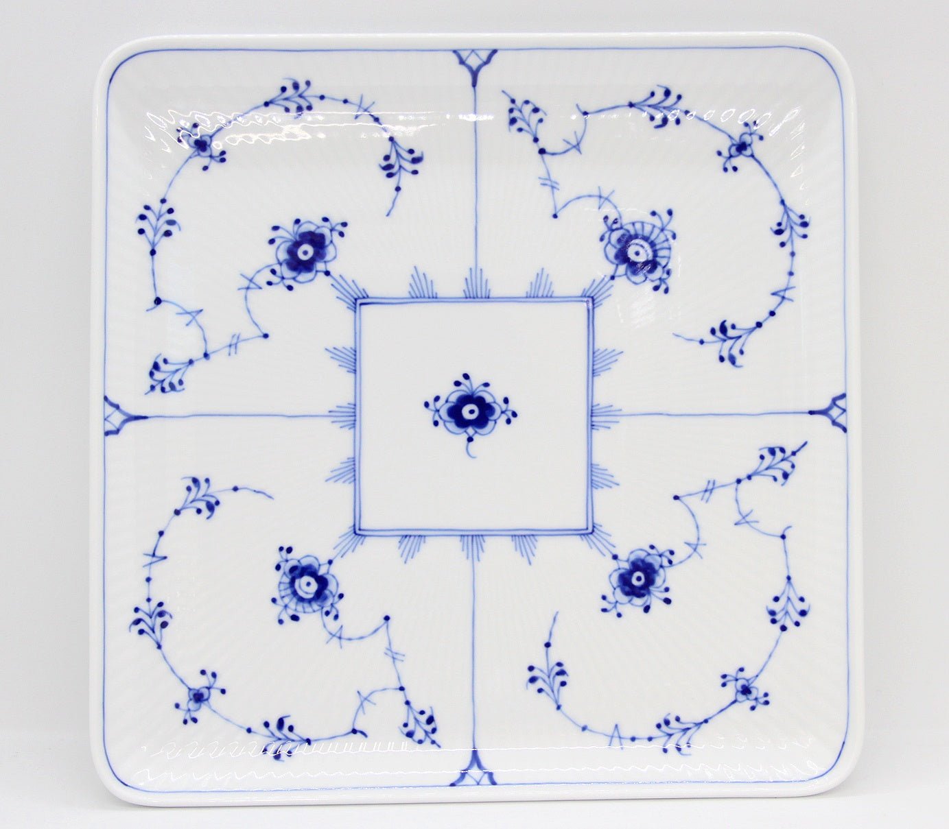 ROYAL COPENHAGEN(ロイヤルコペンハーゲン) ブルーフルーテッド プレイン スクエアディッシュ 20cm プレート 2枚セット - 安心保証・業界最安値の販売 福助