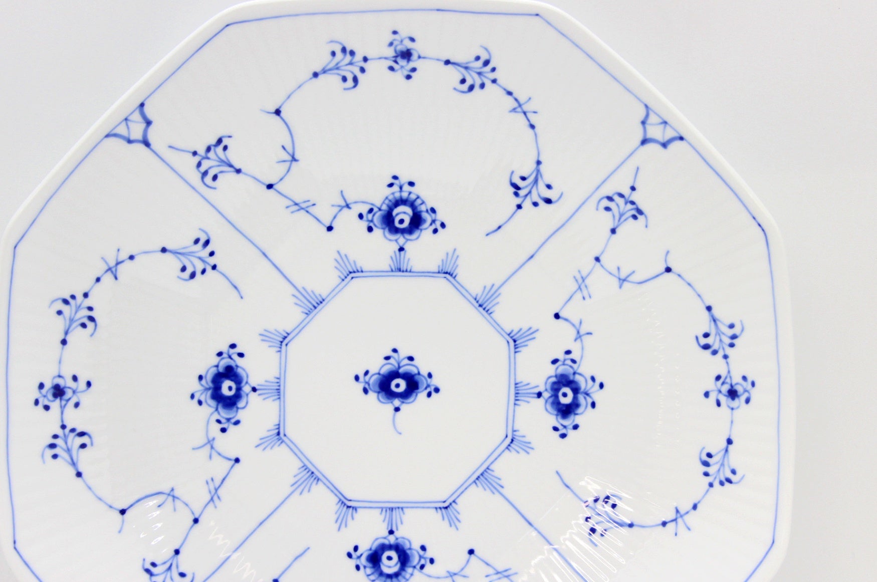 ROYAL COPENHAGEN(ロイヤルコペンハーゲン) ブルーフルーテッド プレイン アーチボウル 25cm 1020517 - 安心保証・業界最安値の販売 福助