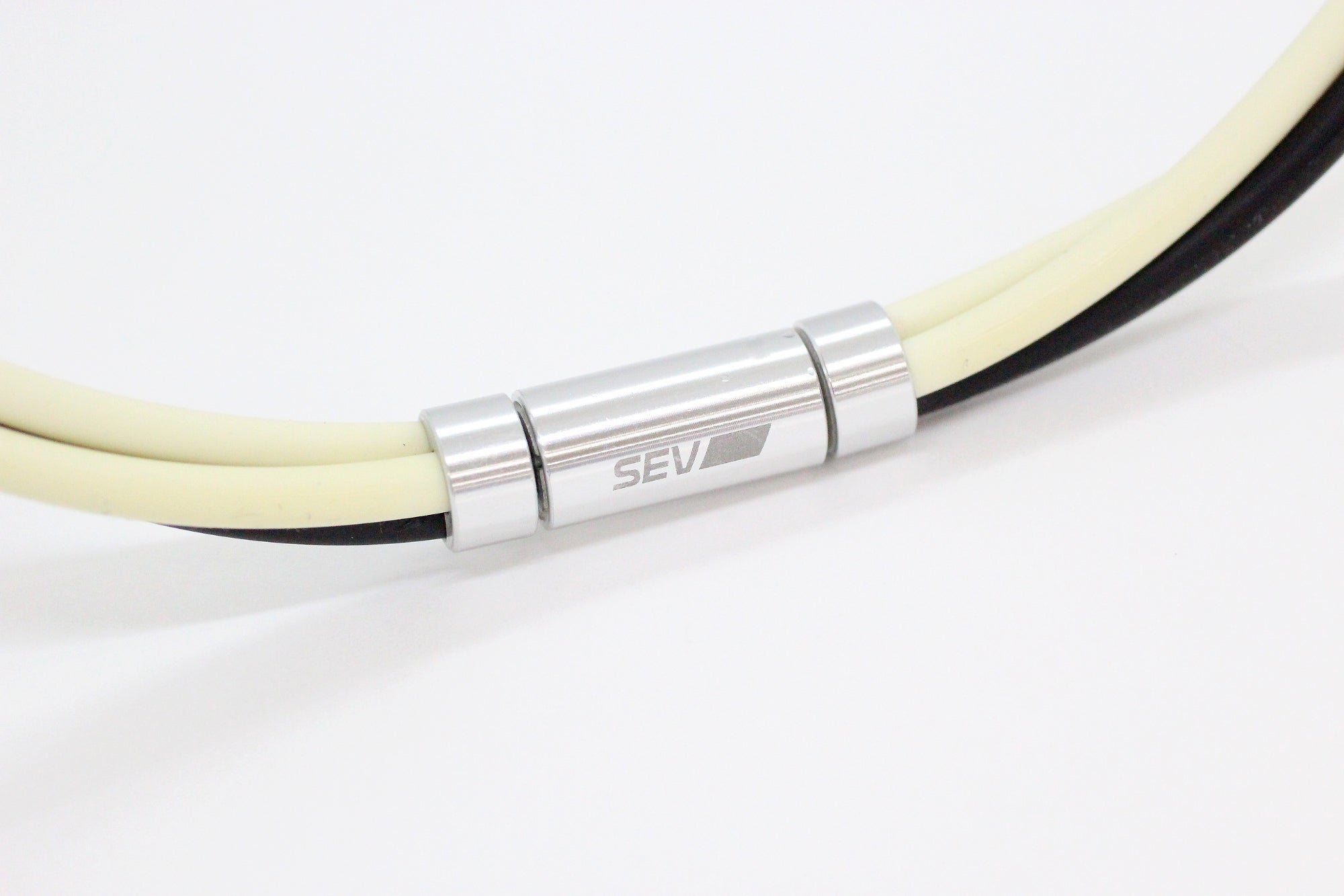SEV LOOPER (セブ ルーパー) type 3M サイズ46 ホワイト/ホワイト/ブラック ネックレス/首用 - 電動工具・楽器・ブランド・住設家電も総合リユース｜リサイクルショップ福助