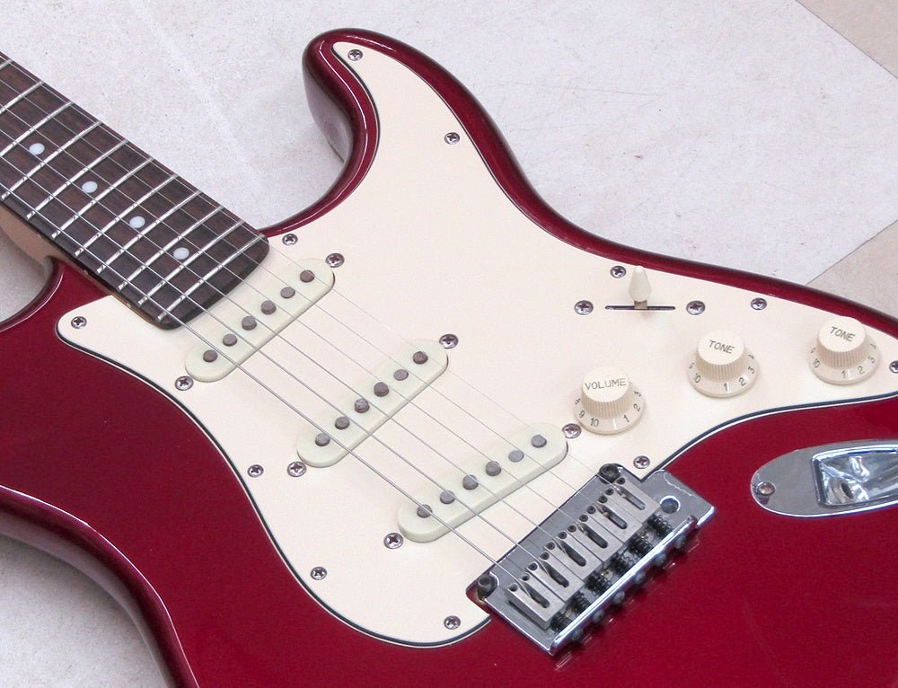 Squier by Fender Stratocaster スクワイヤー ギター ストラトキャスター ローズウッド指板 - 安心保証・業界最安値の販売 福助