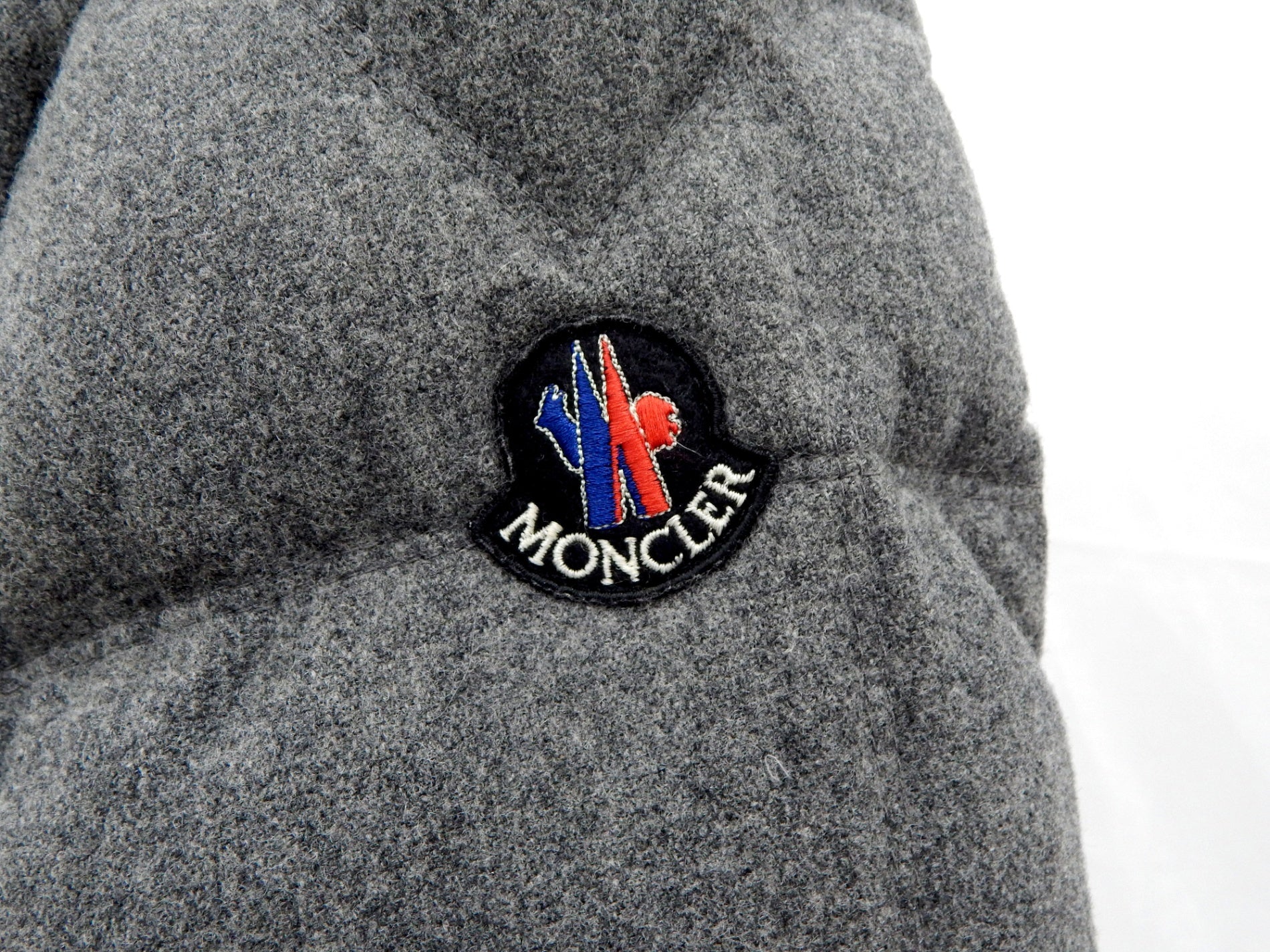 モンクレール ウールダウンジャケット VANOISE サイズ4 グレー - 安心保証・業界最安値の販売 福助