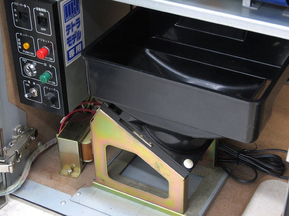 パチスロ実機 山佐 シーマスターX 4号機 コイン機 100V電源対応/ボリュームつまみ1ヵ所搭載 - 電動工具・楽器・ブランド・住設家電も総合リユース｜リサイクルショップ福助