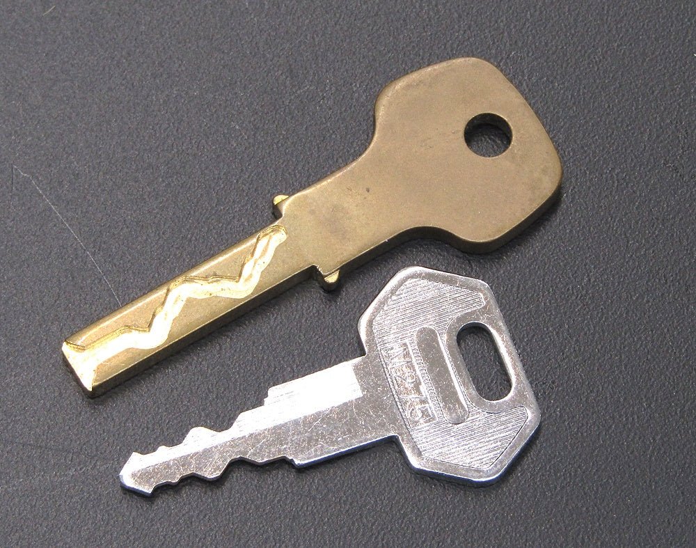 パチスロ実機 大都技研 押忍！番長ZERO コイン不要機付き 家庭用電源対応 ボリューム調節有 スロット - 安心保証・業界最安値の販売 福助