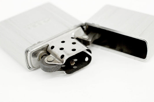 ZERO HALLIBURTON(ゼロハリバートン) zippo ジッポー オイルライター 02年製 - 電動工具・楽器・ブランド・住設家電も総合リユース｜リサイクルショップ福助
