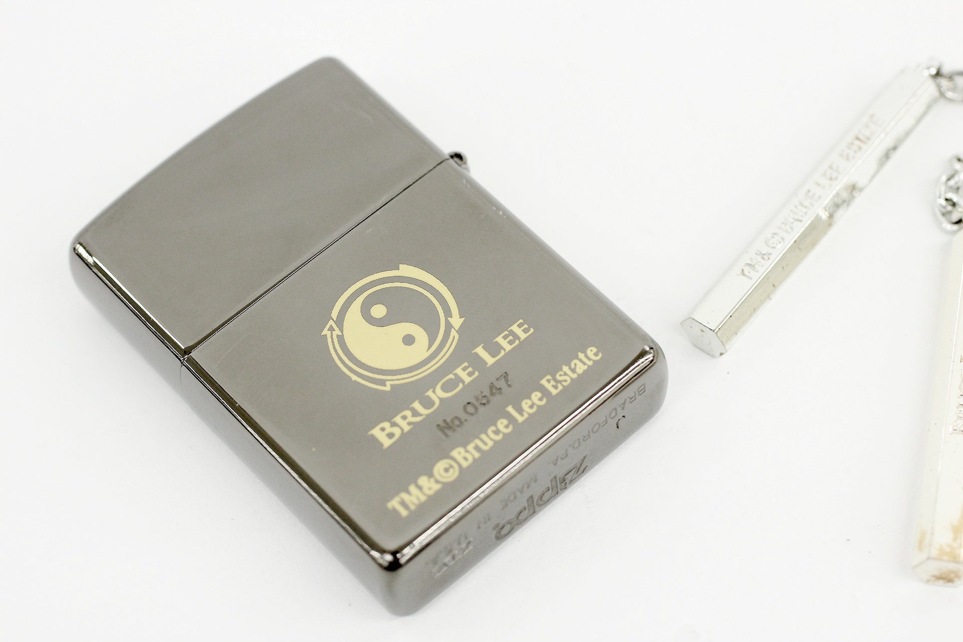 Zippo(ジッポー) オイルライター 特別限定品 BRUCE LEE ブルース・リー 25周年記念 ヌンチャク付き - 電動工具・楽器・ブランド・住設家電も総合リユース｜リサイクルショップ福助