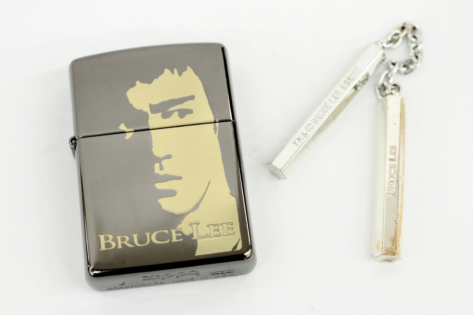 Zippo(ジッポー) オイルライター 特別限定品 BRUCE LEE ブルース・リー 25周年記念 ヌンチャク付き - 電動工具・楽器・ブランド・住設家電も総合リユース｜リサイクルショップ福助