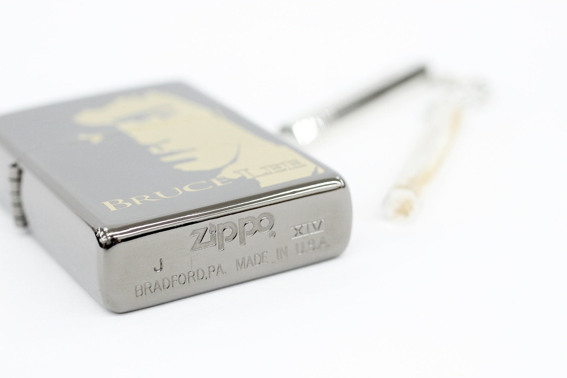 Zippo(ジッポー) オイルライター 特別限定品 BRUCE LEE ブルース・リー 25周年記念 ヌンチャク付き - 電動工具・楽器・ブランド・住設家電も総合リユース｜リサイクルショップ福助